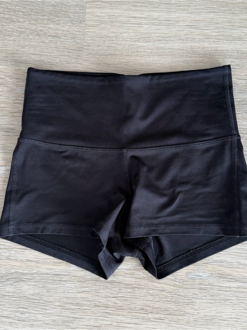 Mika hot yoga shorts
